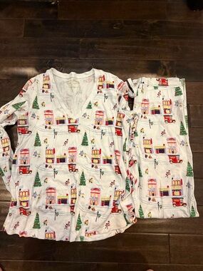 The Beaufort Bonnet Company White Holiday Fire Truck & Tree Pajama Set